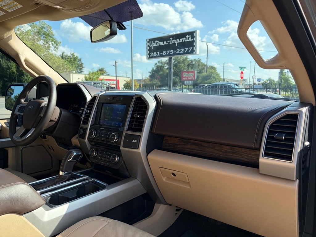 Ford F-150 Vehicle Full-screen Gallery Image 13