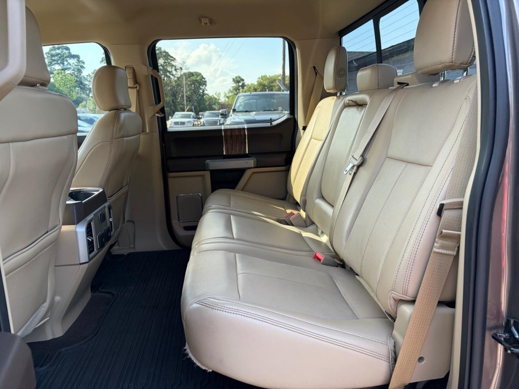 Ford F-150 Vehicle Full-screen Gallery Image 18