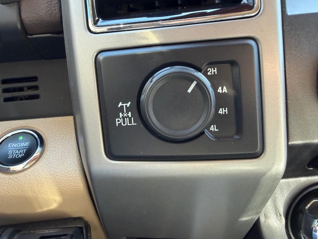 Ford F-150 Vehicle Full-screen Gallery Image 24