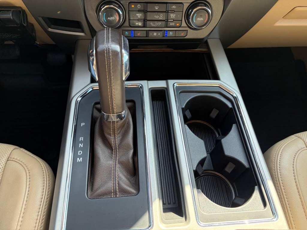 Ford F-150 Vehicle Full-screen Gallery Image 26
