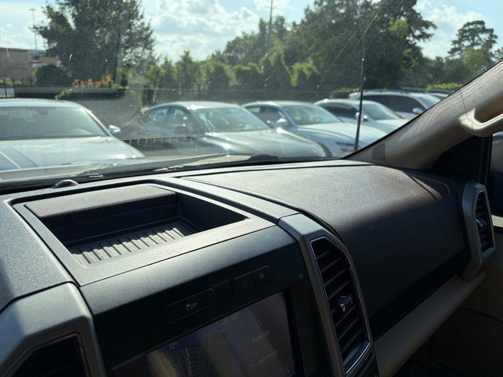 Ford F-150 Vehicle Full-screen Gallery Image 27