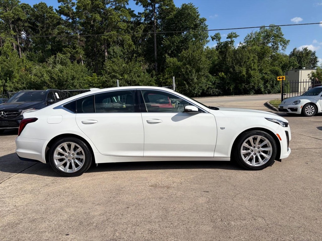 Cadillac CT5 Vehicle Full-screen Gallery Image 05