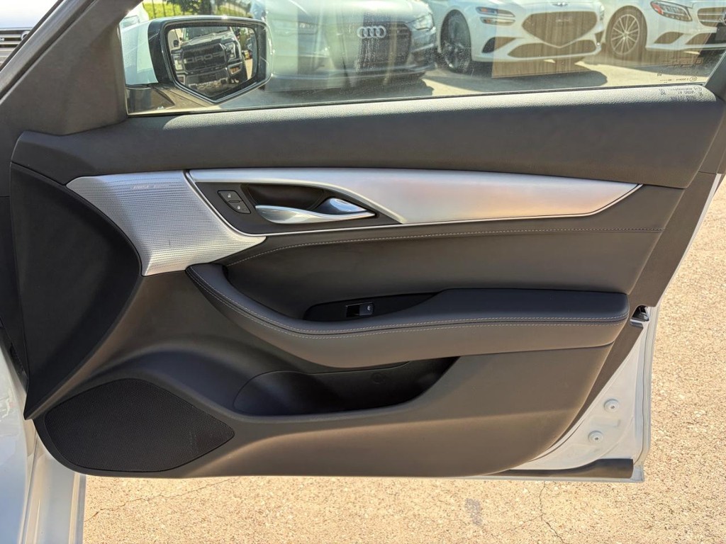 Cadillac CT5 Vehicle Full-screen Gallery Image 15
