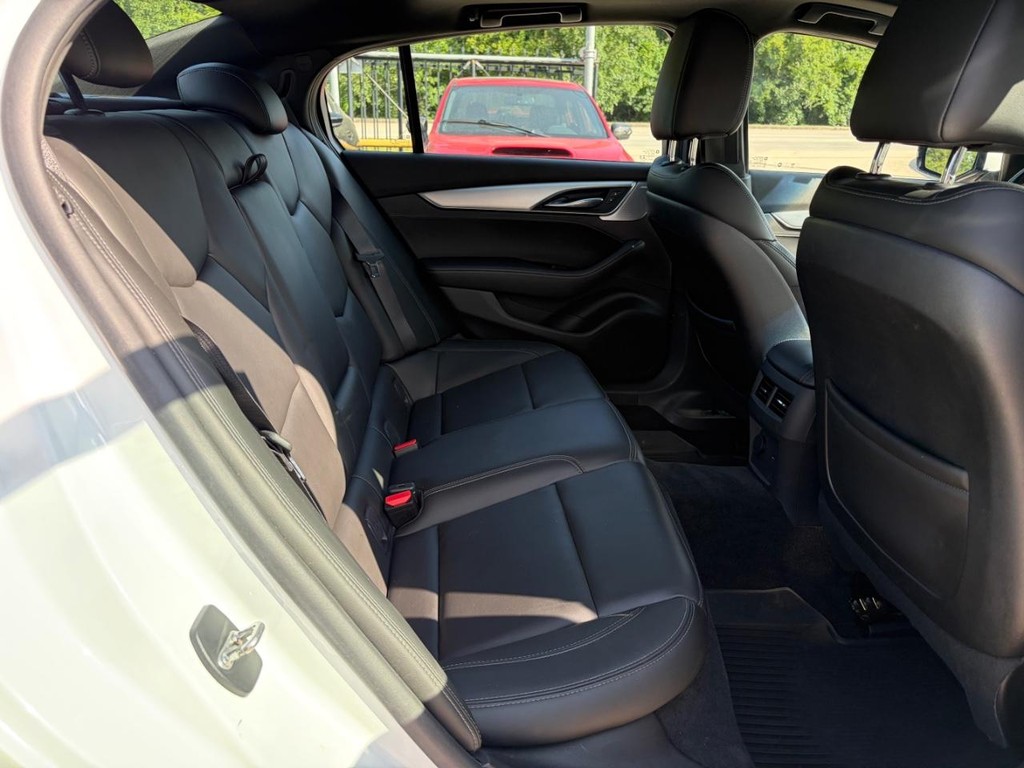 Cadillac CT5 Vehicle Full-screen Gallery Image 16