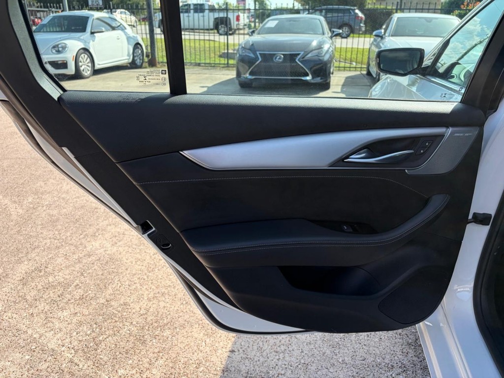 Cadillac CT5 Vehicle Full-screen Gallery Image 19