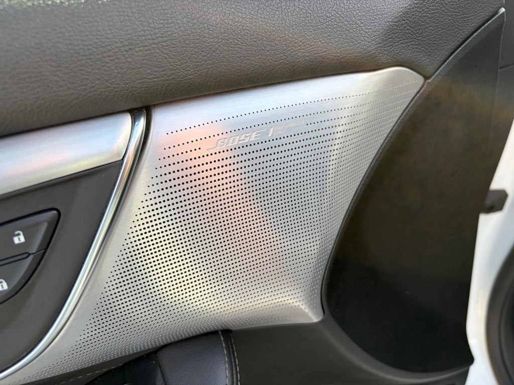 Cadillac CT5 Vehicle Full-screen Gallery Image 26