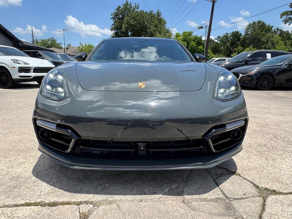 Porsche Panamera Vehicle Full-screen Gallery Image 02
