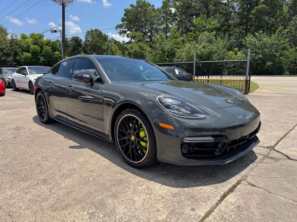 Porsche Panamera Vehicle Full-screen Gallery Image 04