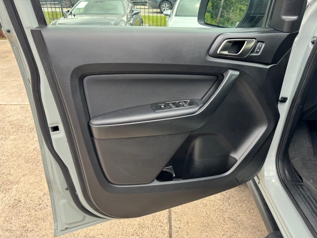 Ford Ranger Vehicle Full-screen Gallery Image 12