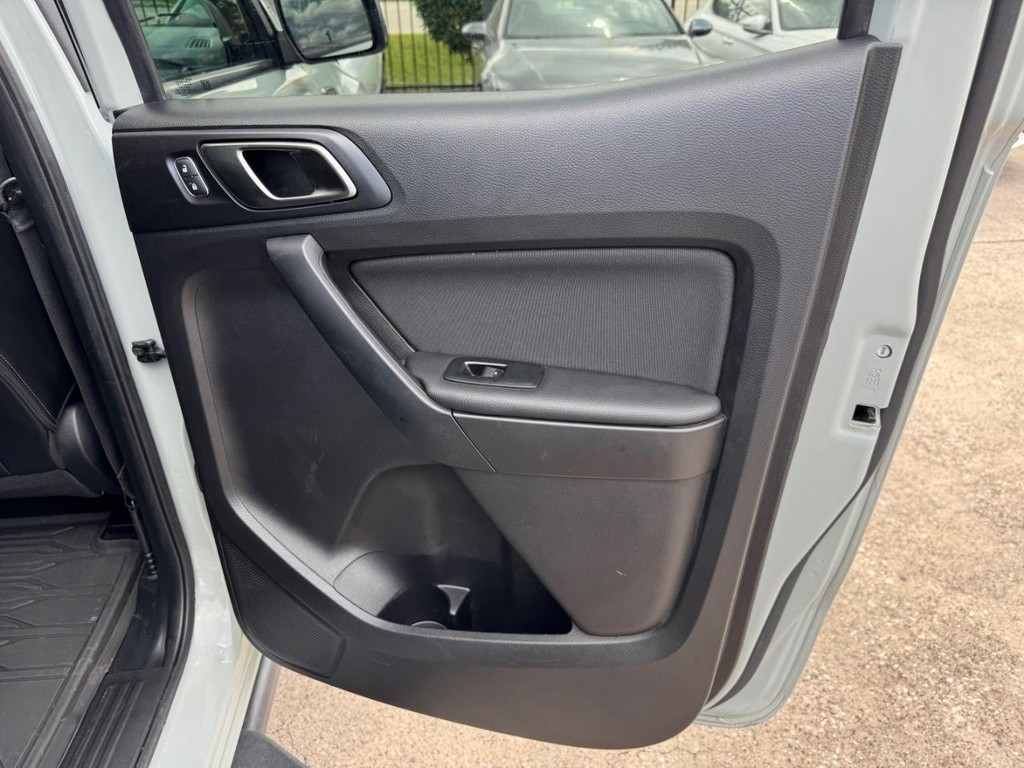 Ford Ranger Vehicle Full-screen Gallery Image 17