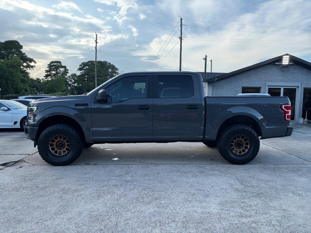Ford F-150 Vehicle Full-screen Gallery Image 09