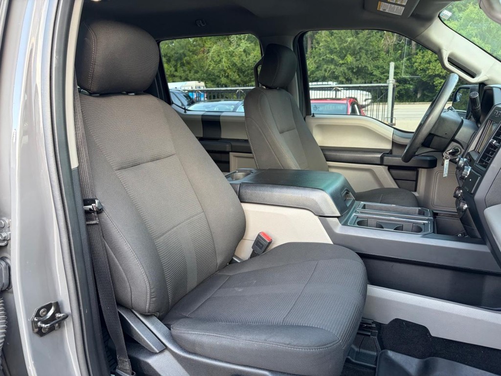 Ford F-150 Vehicle Full-screen Gallery Image 14