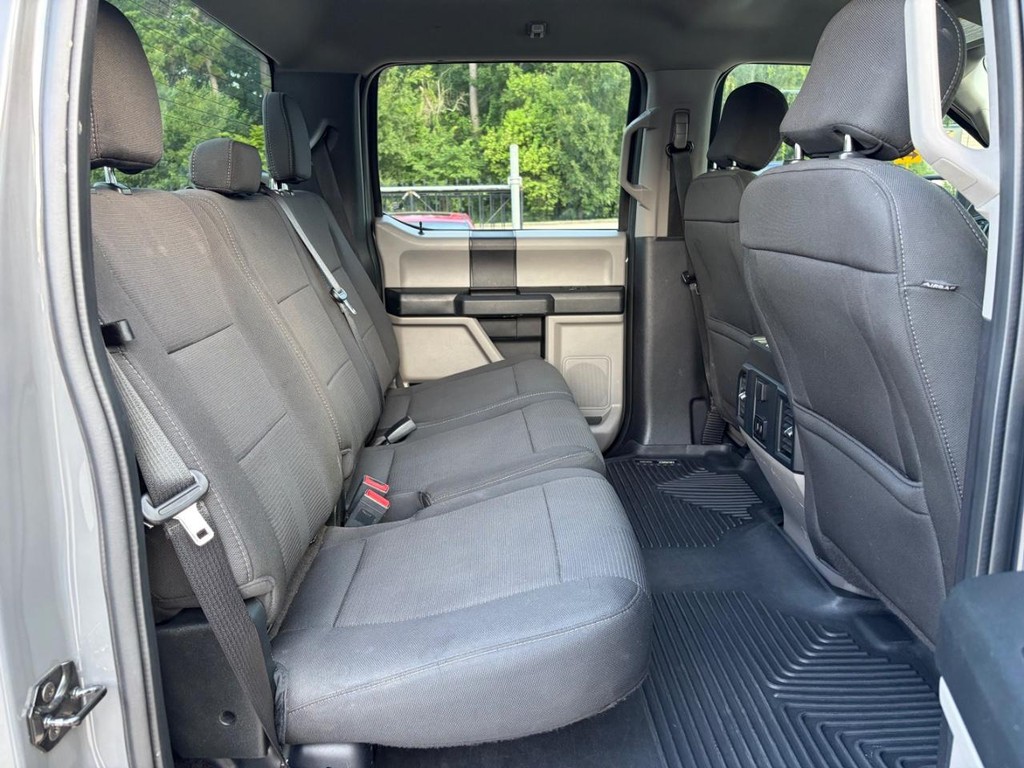 Ford F-150 Vehicle Full-screen Gallery Image 16