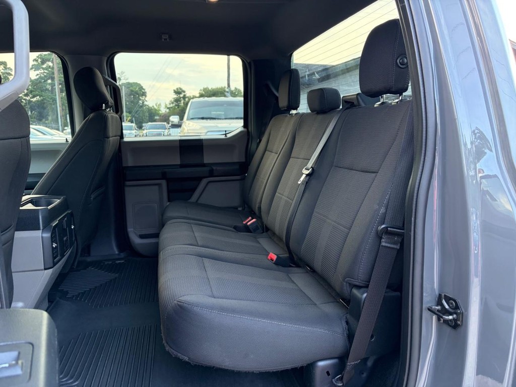 Ford F-150 Vehicle Full-screen Gallery Image 18