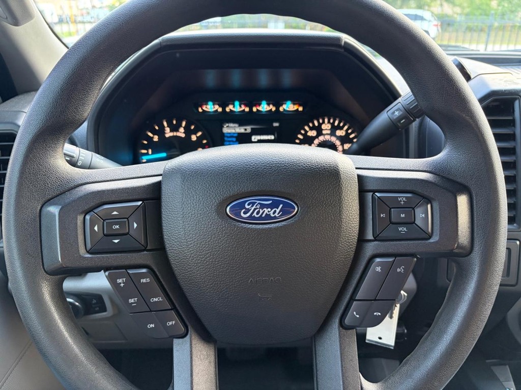 Ford F-150 Vehicle Full-screen Gallery Image 20