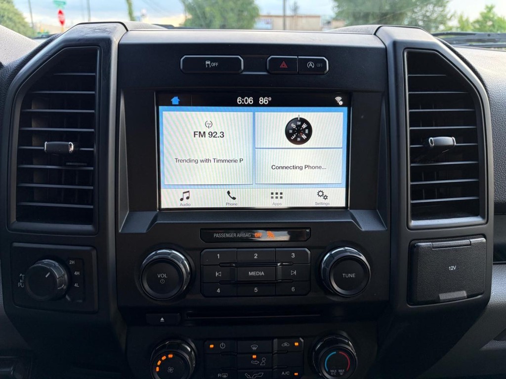 Ford F-150 Vehicle Full-screen Gallery Image 22