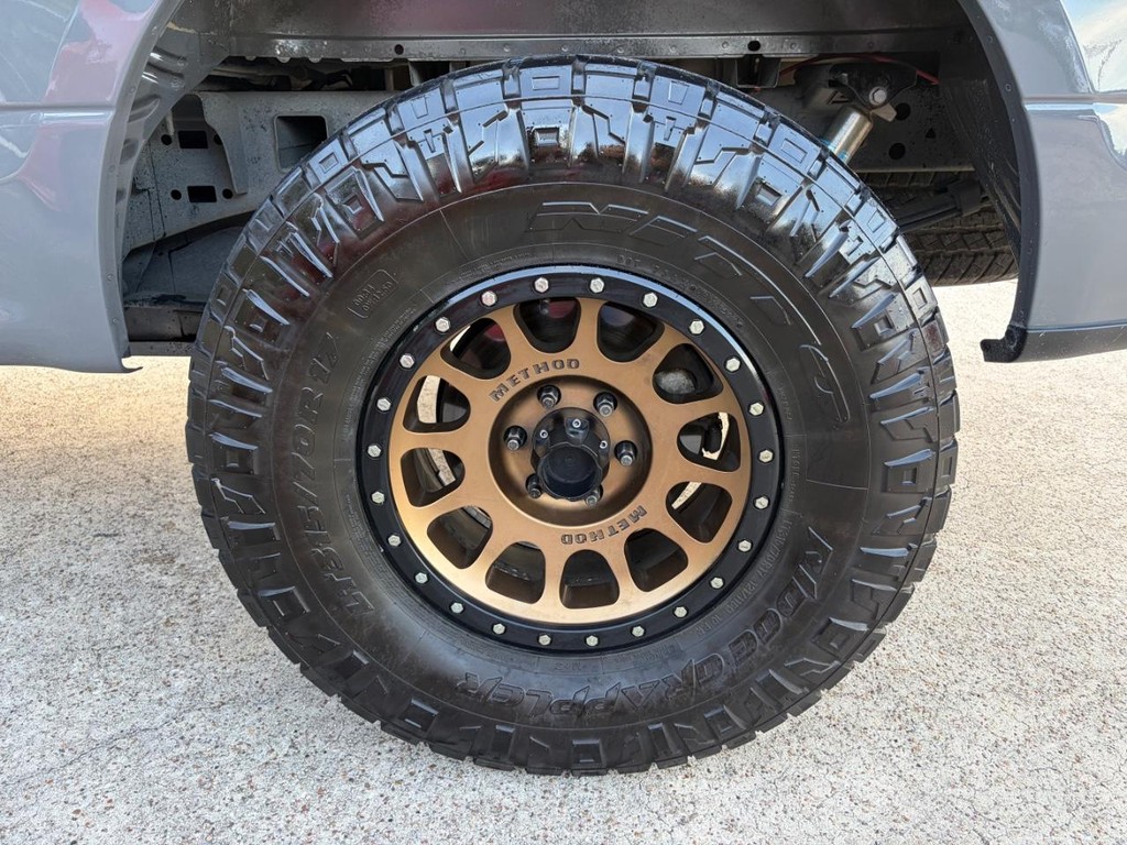 Ford F-150 Vehicle Full-screen Gallery Image 26