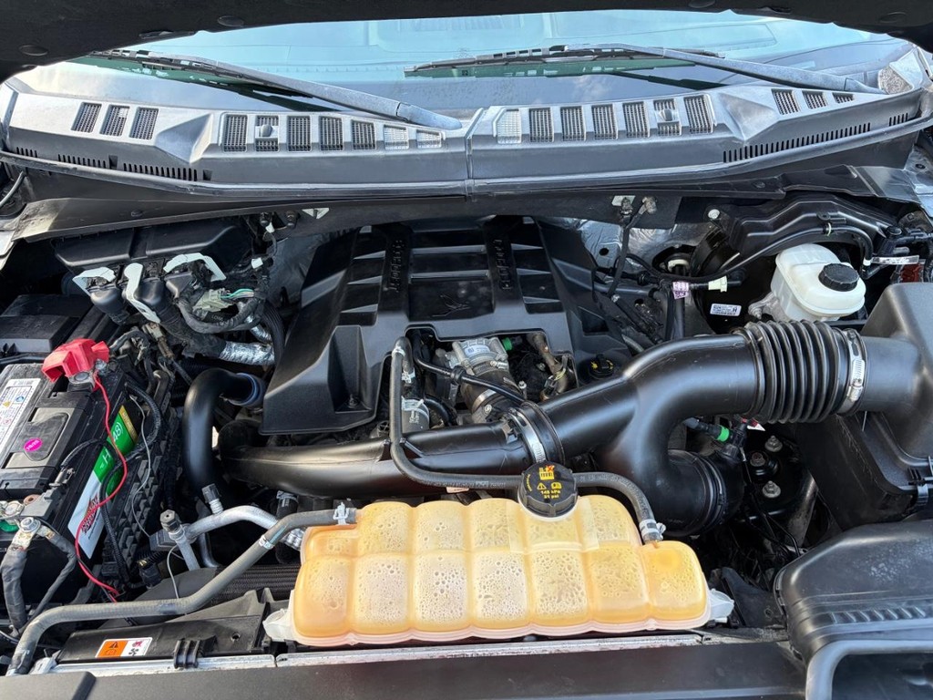 Ford F-150 Vehicle Full-screen Gallery Image 27