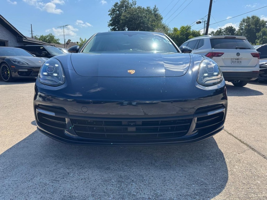 Porsche Panamera Vehicle Full-screen Gallery Image 02