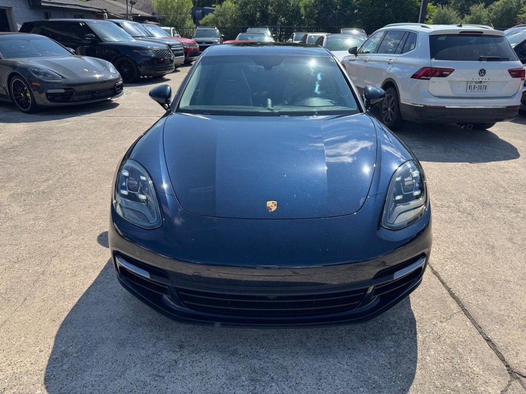 Porsche Panamera Vehicle Full-screen Gallery Image 03