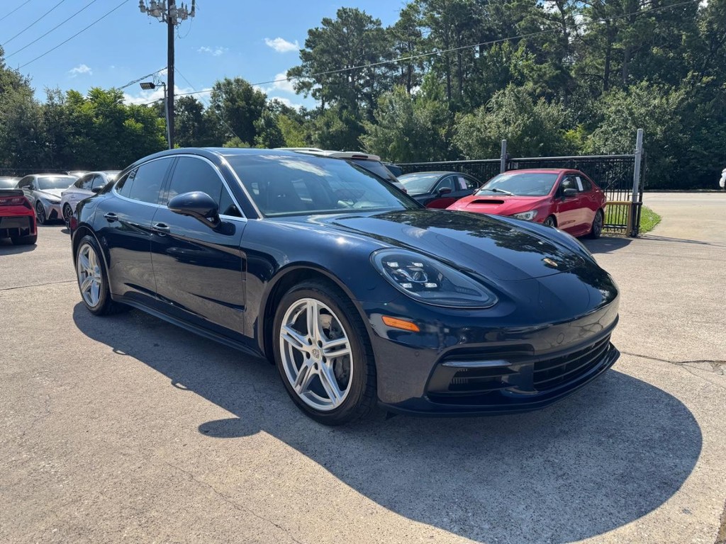 Porsche Panamera Vehicle Full-screen Gallery Image 04