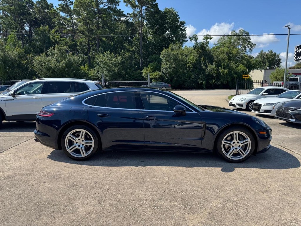 Porsche Panamera Vehicle Full-screen Gallery Image 05