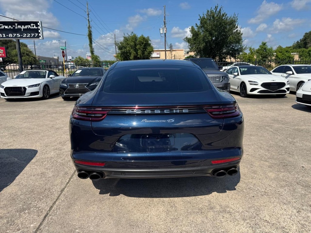Porsche Panamera Vehicle Full-screen Gallery Image 07