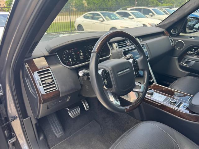 Land Rover Range Rover Vehicle Full-screen Gallery Image 09
