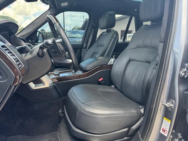 Land Rover Range Rover Vehicle Full-screen Gallery Image 10