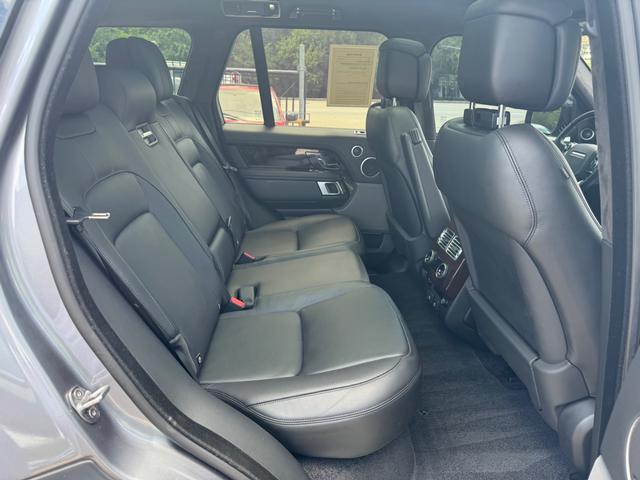 Land Rover Range Rover Vehicle Full-screen Gallery Image 15