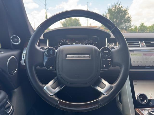 Land Rover Range Rover Vehicle Full-screen Gallery Image 17
