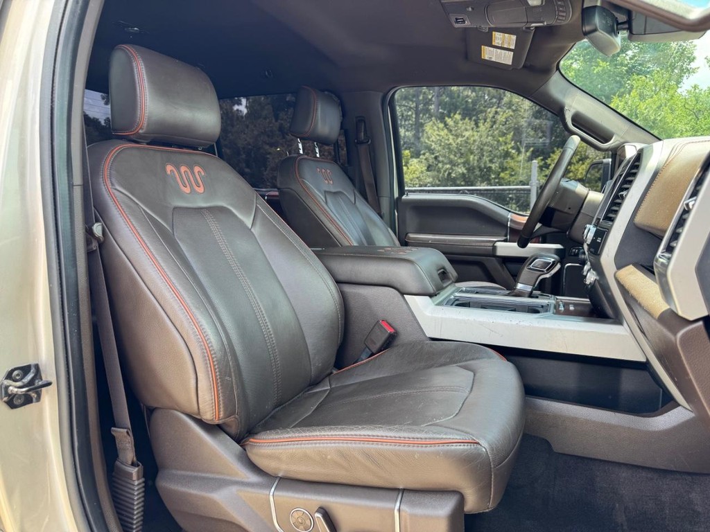 Ford F-150 Vehicle Full-screen Gallery Image 14