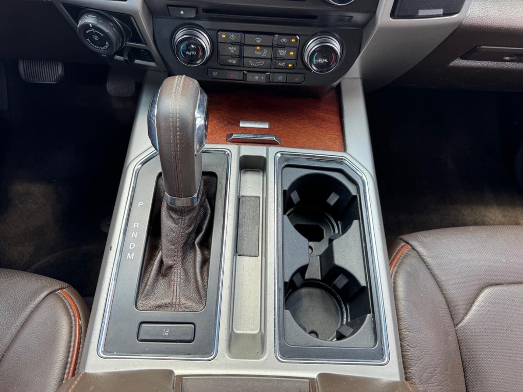 Ford F-150 Vehicle Full-screen Gallery Image 26