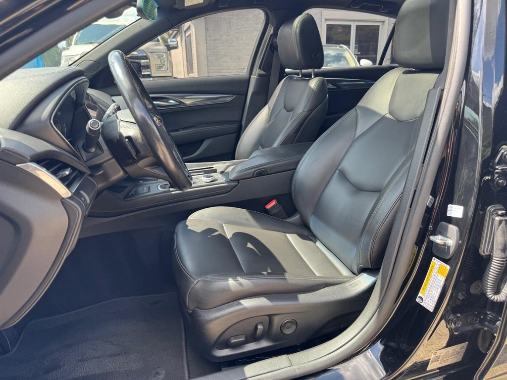Cadillac CT5 Vehicle Full-screen Gallery Image 11
