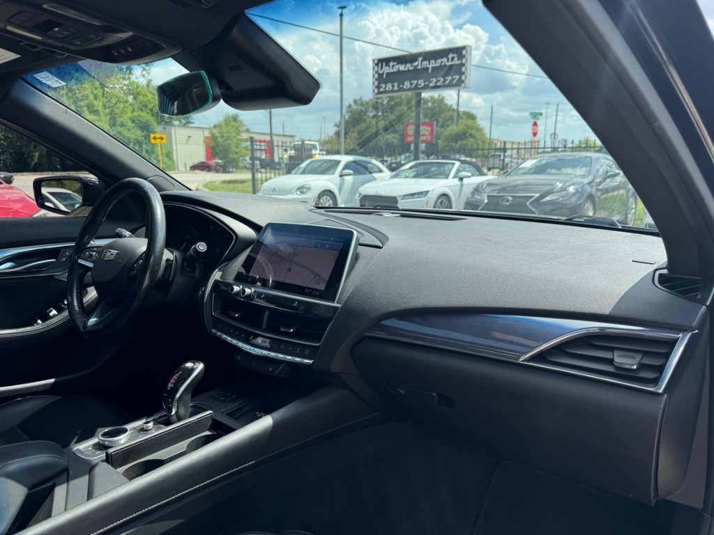 Cadillac CT5 Vehicle Full-screen Gallery Image 13