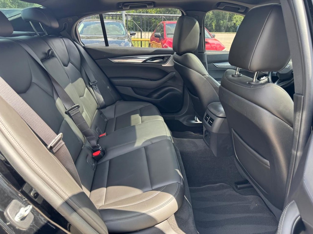 Cadillac CT5 Vehicle Full-screen Gallery Image 16