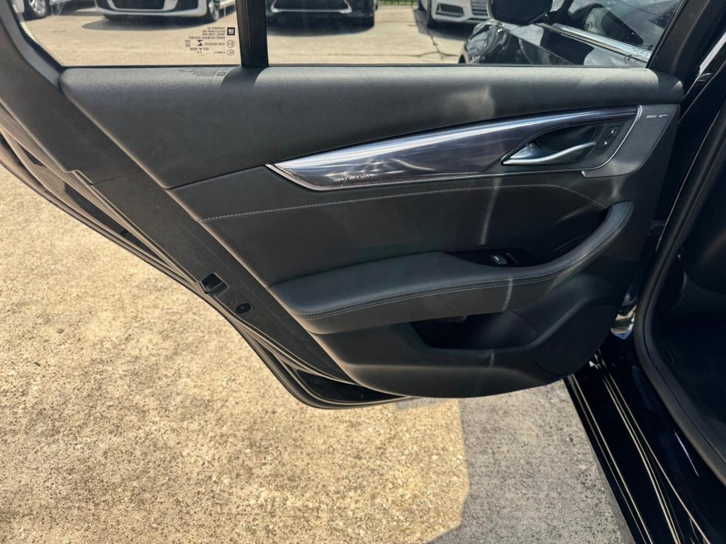Cadillac CT5 Vehicle Full-screen Gallery Image 19
