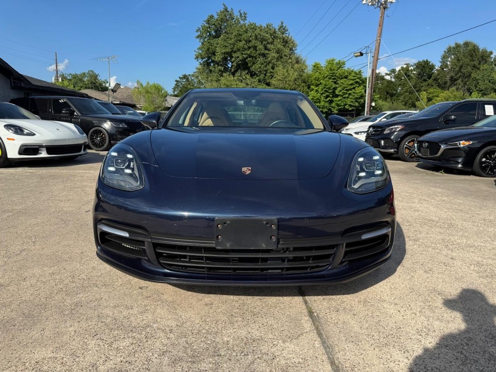 Porsche Panamera Vehicle Full-screen Gallery Image 02