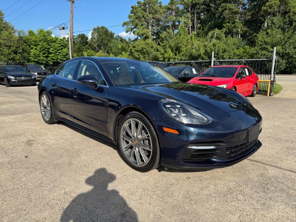 Porsche Panamera Vehicle Full-screen Gallery Image 04