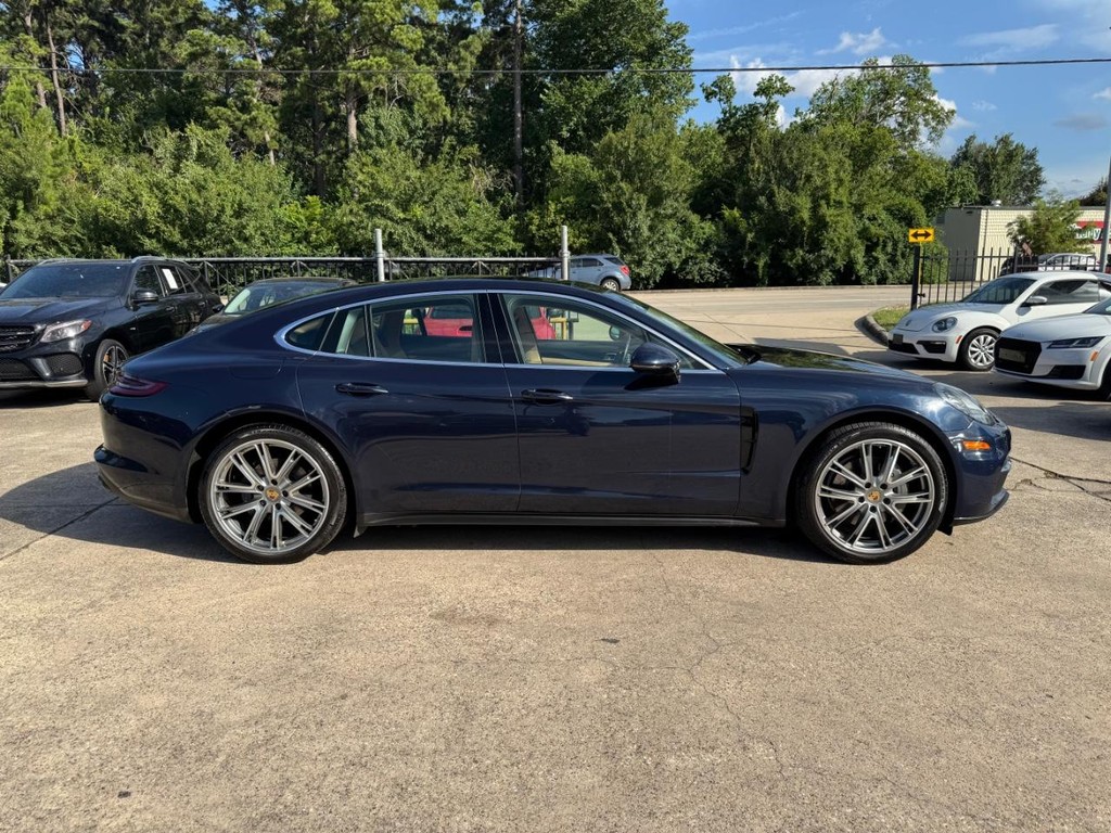 Porsche Panamera Vehicle Full-screen Gallery Image 05