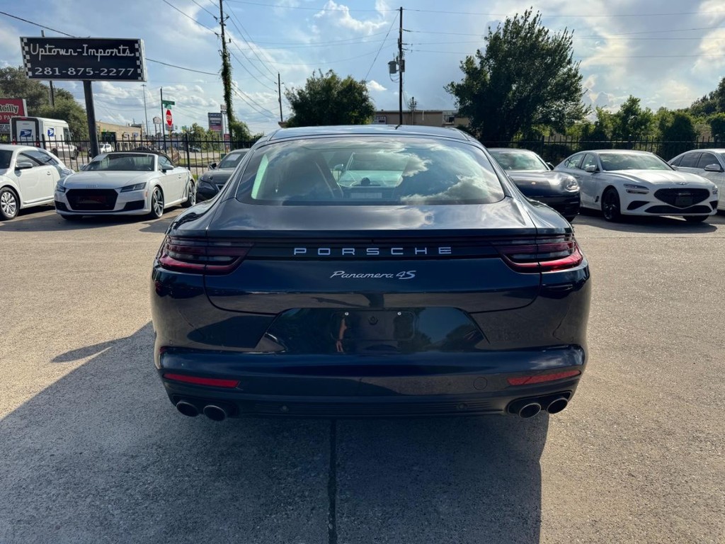 Porsche Panamera Vehicle Full-screen Gallery Image 07