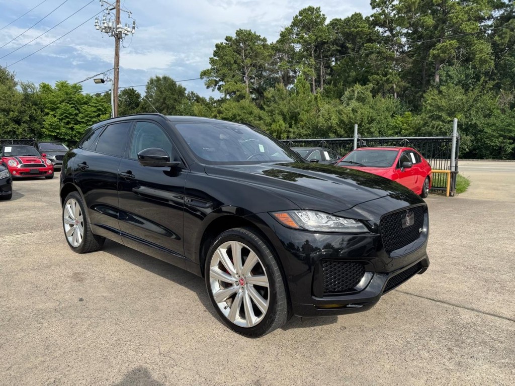 Jaguar F-Pace Vehicle Full-screen Gallery Image 04