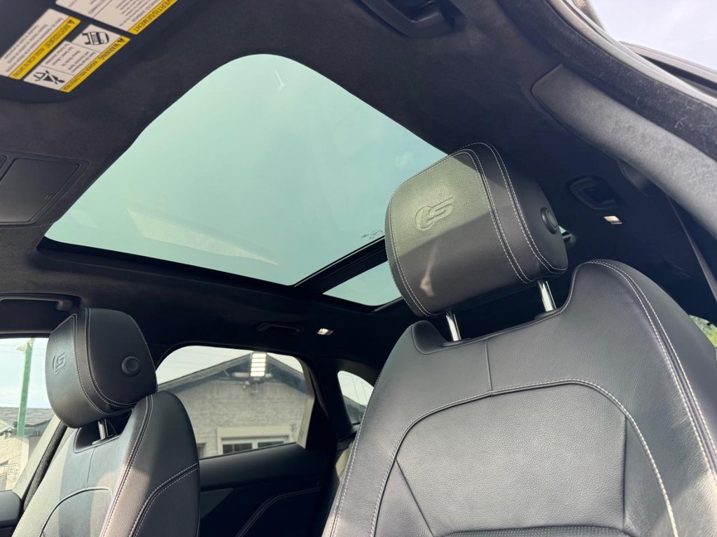 Jaguar F-Pace Vehicle Full-screen Gallery Image 26