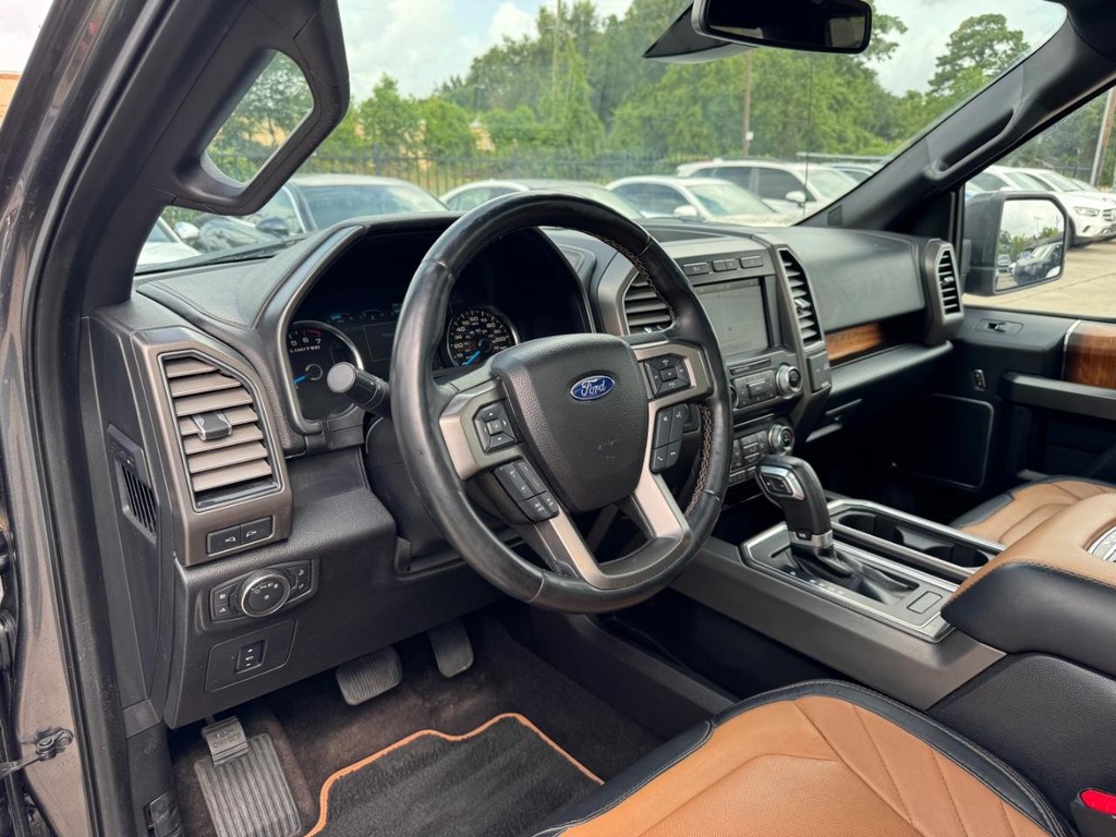 Ford F-150 Vehicle Full-screen Gallery Image 10