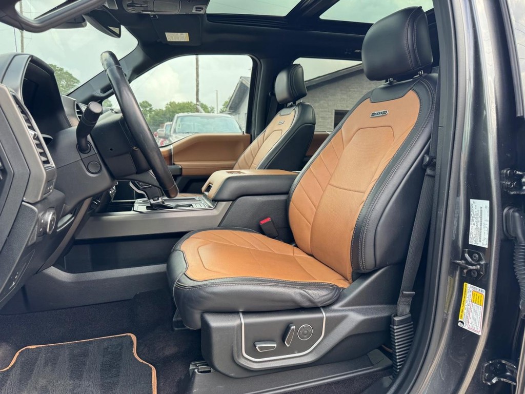 Ford F-150 Vehicle Full-screen Gallery Image 11