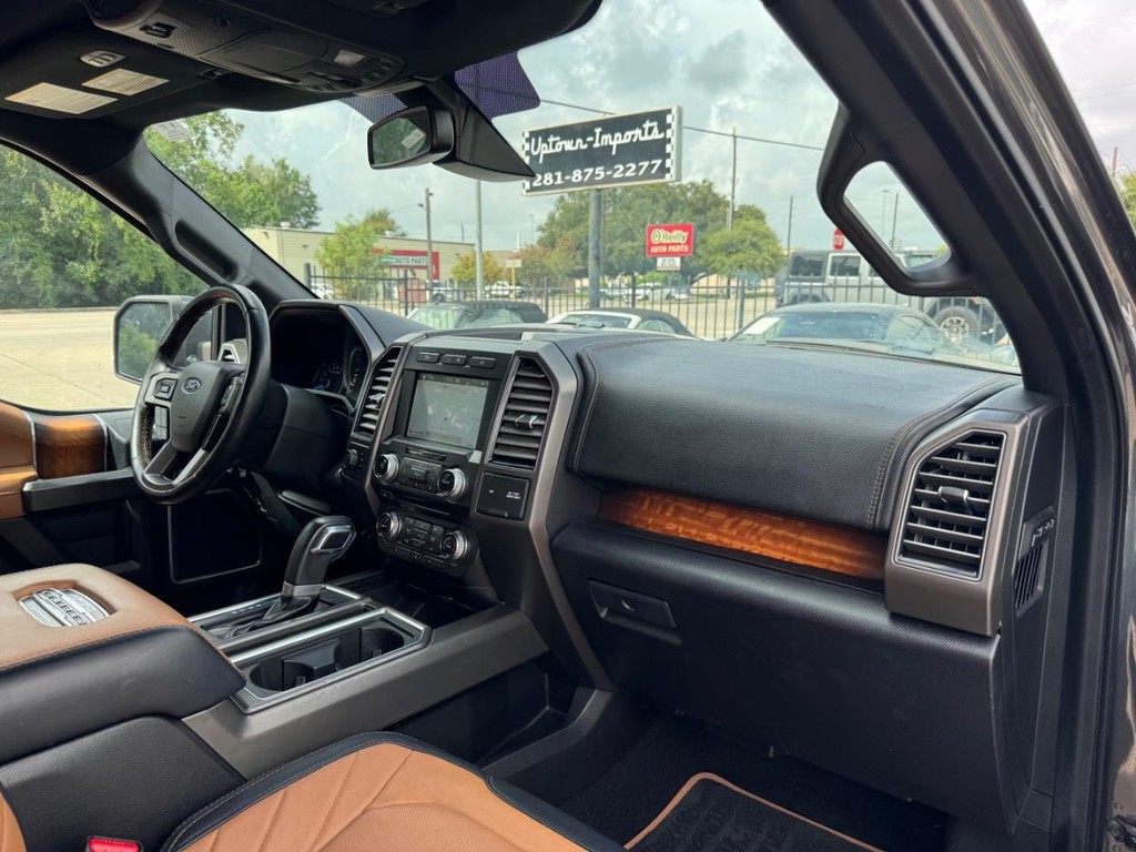 Ford F-150 Vehicle Full-screen Gallery Image 13
