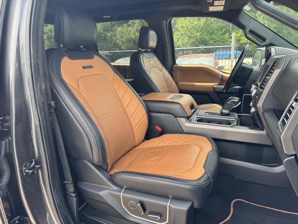 Ford F-150 Vehicle Full-screen Gallery Image 14