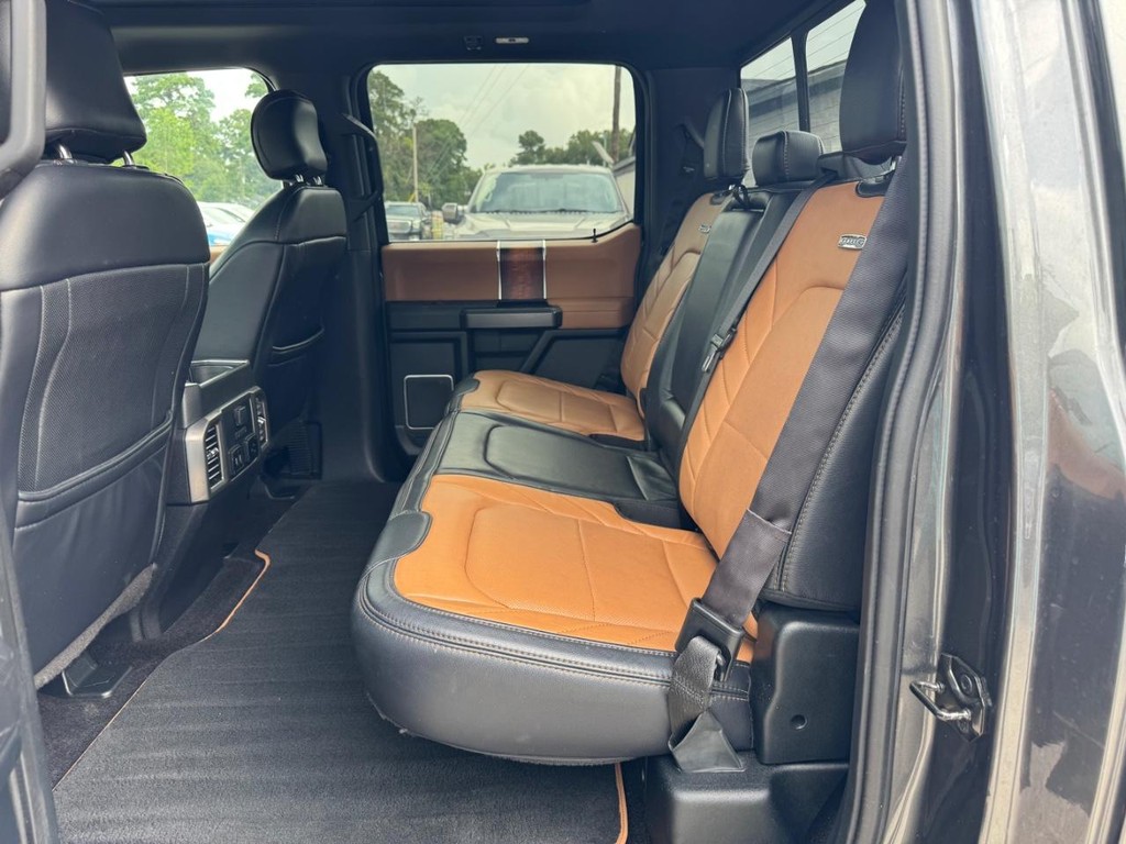 Ford F-150 Vehicle Full-screen Gallery Image 18