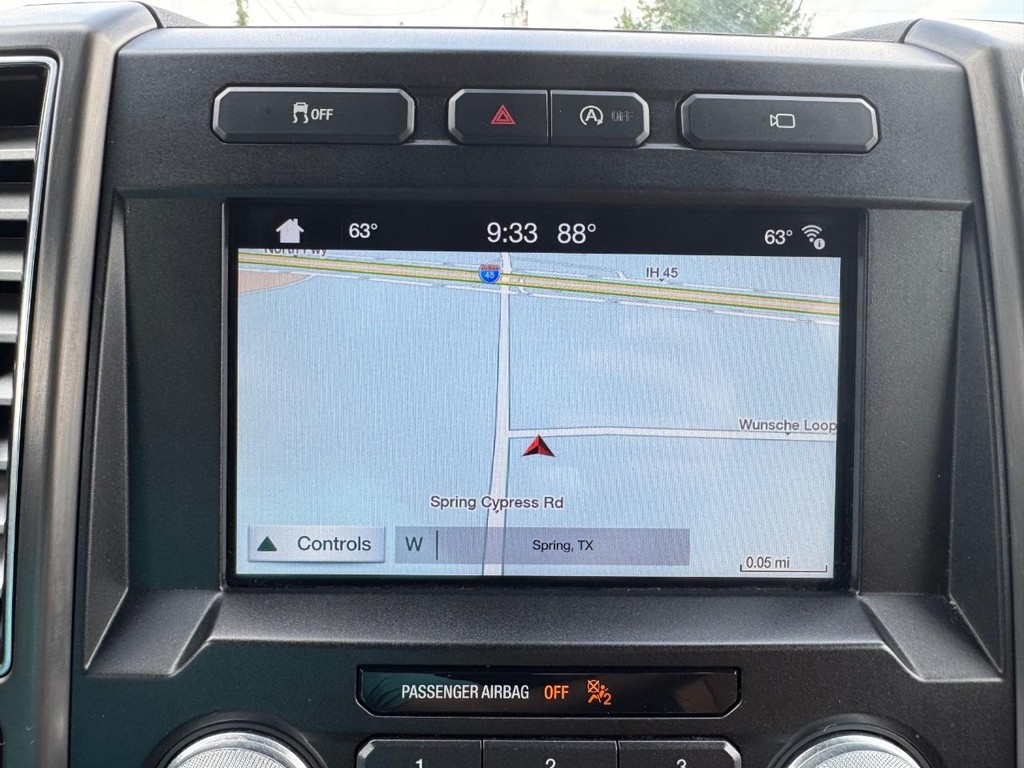 Ford F-150 Vehicle Full-screen Gallery Image 23