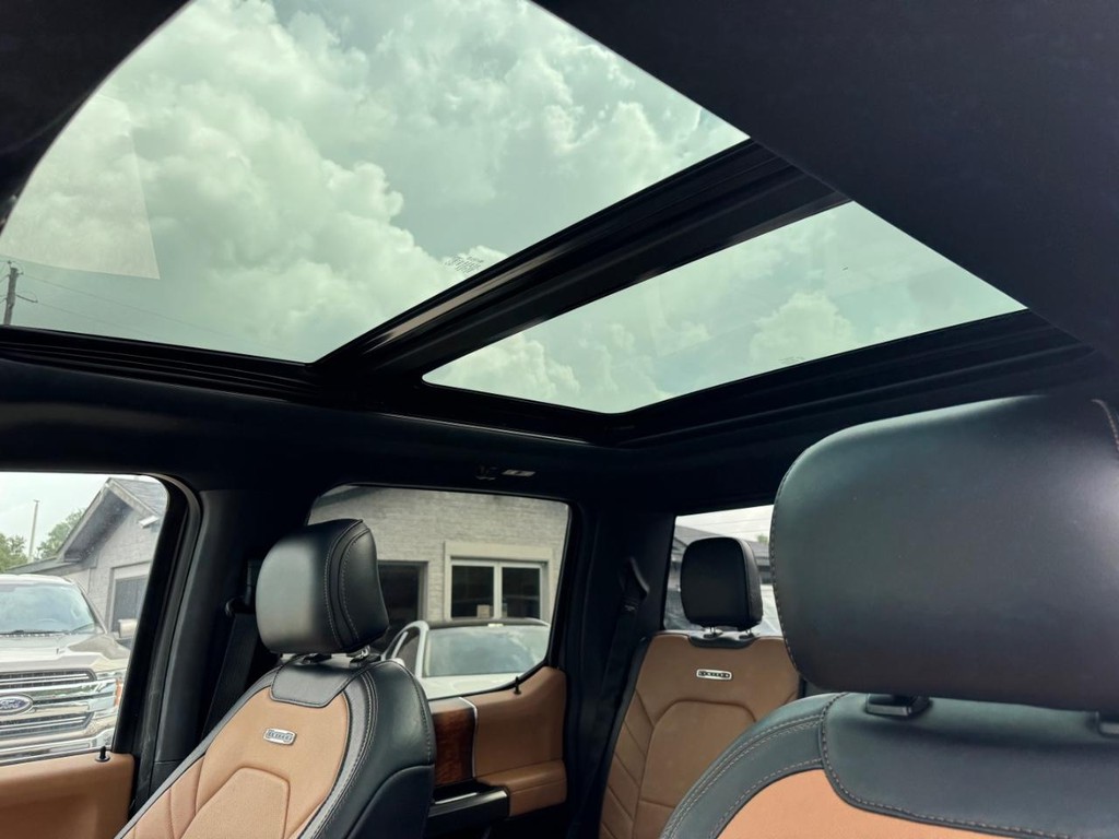 Ford F-150 Vehicle Full-screen Gallery Image 26